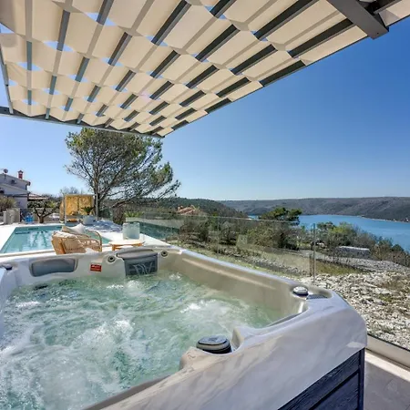 Laguna Blu Villa *