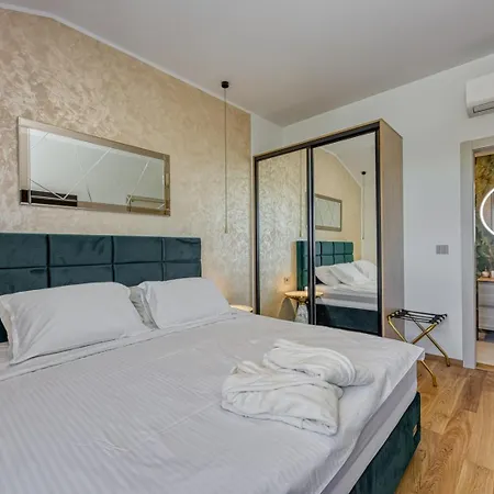 Laguna Blu Villa *